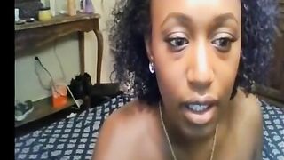 MikeP79 - Black babe sucks off her white bf