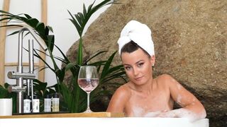Anna Zapala Naked Soapy Bathtub PPV Video Leaked