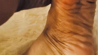 plentiofwrinkles flexing soles and wrinkles xxx onlyfans porn videos