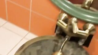 Ellieleen - Fucking in public bathroom
