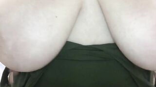 Jessiegiantjuggs bored at home anyone want to come play with me