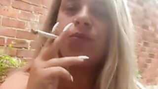 Smoking fetish Milf