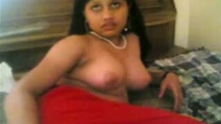 Bangla hottie getting her topless video captured