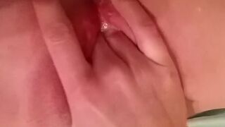 HornyK69 Making my pussy all creamy and wet.