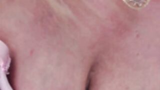 DoreenKiss cindyfantasy cleavage tease