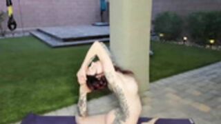 Kasara Nude Yoga