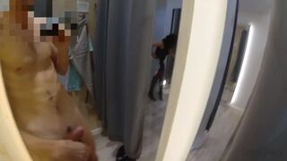 mujer italiana masturba chico y su hija se prueba ropa