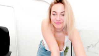 gloria_blush loves showing her tits 7/8