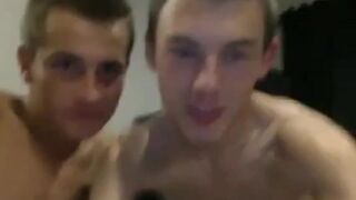 Two cocky twinks in love and naked on cam