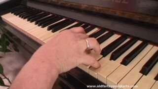 A weird piano lesson