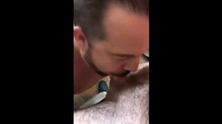 Hairy daddy covers cocksuckers face in cum