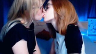Susan & Kellyka lesbians kissing eachother and pussy