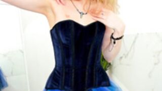 lanshan_coy nipslip in corset