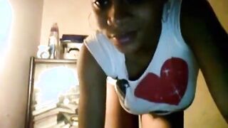 mrno - black babe with great but shaking it on webcam (MrNo)