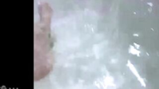 Lolli-Popa  2022-07-11   bathtub